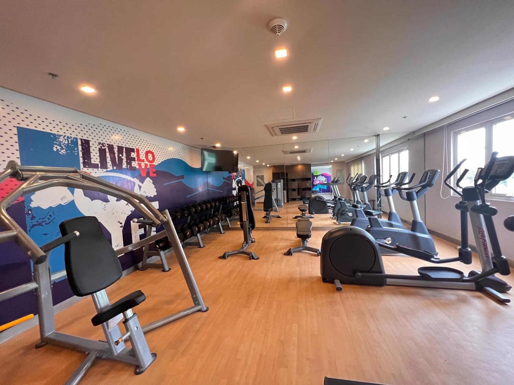 Condo Home With Fast Wifi In Bacolod City Ngoại thất bức ảnh
